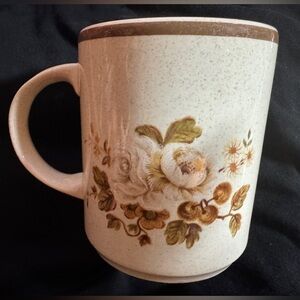 Royal Doulton Vintage Lambethware Ravel LS1037 cup